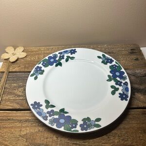 Floral Blue and Green Dinner Plate set of 4. Sku152